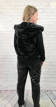 Load image into Gallery viewer, Faux Fur Vest
