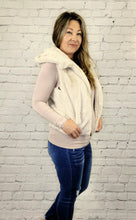 Load image into Gallery viewer, Faux Fur Vest