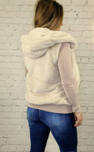 Load image into Gallery viewer, Faux Fur Vest