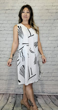 Load image into Gallery viewer, Abstract Shift Dress
