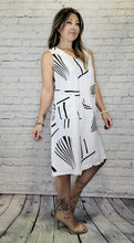 Load image into Gallery viewer, Abstract Shift Dress