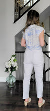 Load image into Gallery viewer, White Ankle Jeans