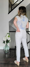 Load image into Gallery viewer, White Ankle Jeans