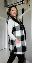 Load image into Gallery viewer, Plaid Reversible Vest