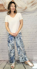 Load image into Gallery viewer, Blue Willow Wide Leg Jeans