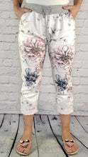 Load image into Gallery viewer, Knit Floral Joggers