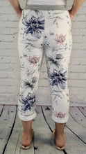 Load image into Gallery viewer, Knit Floral Joggers