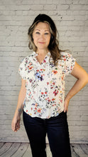 Load image into Gallery viewer, Flutter Sleeve Floral Blouse