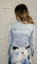 Load image into Gallery viewer, Crop Denim Jacket