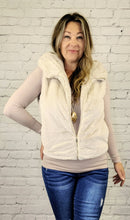 Load image into Gallery viewer, Faux Fur Vest
