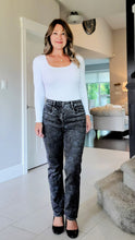Load image into Gallery viewer, Black Magic Sparkling Jeans
