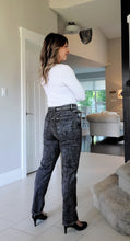 Load image into Gallery viewer, Black Magic Sparkling Jeans
