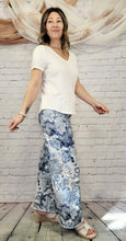 Load image into Gallery viewer, Blue Willow Wide Leg Jeans
