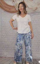 Load and play video in Gallery viewer, Blue Willow Wide Leg Jeans
