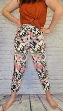 Load image into Gallery viewer, Floral Joggers
