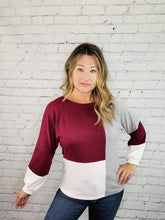 Load image into Gallery viewer, Color Block Long Sleeve Knit Top
