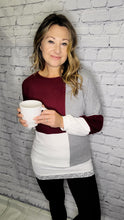 Load image into Gallery viewer, Color Block Long Sleeve Knit Top

