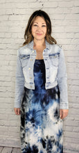 Load image into Gallery viewer, Crop Denim Jacket
